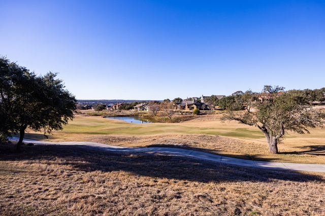 3801-12 Club House Rd, Kerrville, TX 78028