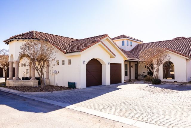 3801-12 Club House Rd, Kerrville, TX 78028