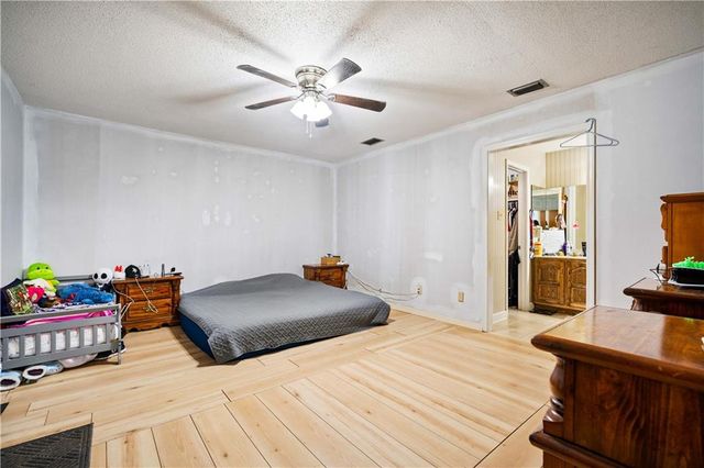 2729 Graham W Road, Mobile, AL 36618