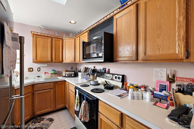 9005 Marlowe Avenue, Plymouth, MI 48170