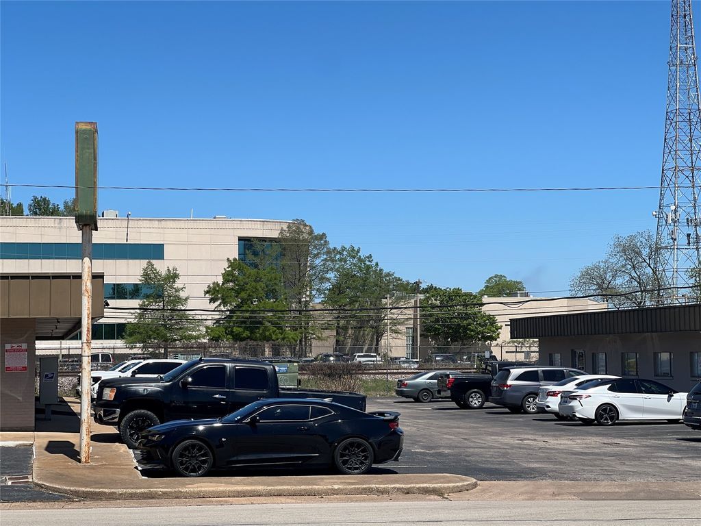609-623 W Main Street, Arlington, TX 76010