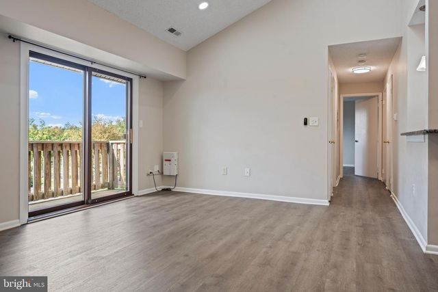 607 RAVENS CREST DR, Plainsboro, NJ 08536