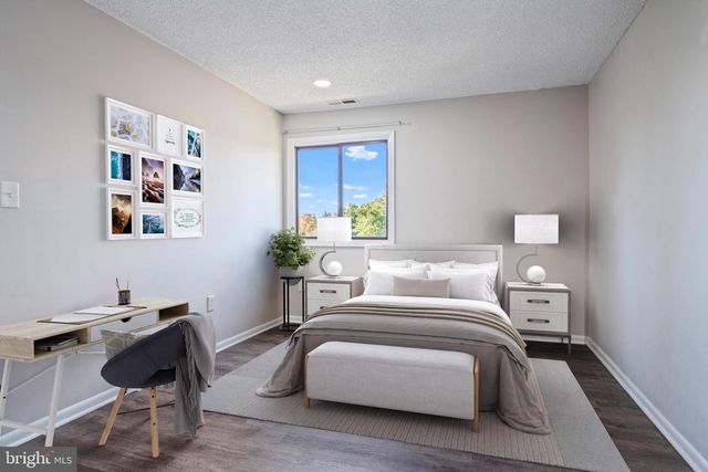 607 RAVENS CREST DR, Plainsboro, NJ 08536