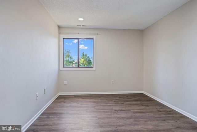 607 RAVENS CREST DR, Plainsboro, NJ 08536