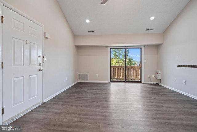 607 RAVENS CREST DR, Plainsboro, NJ 08536