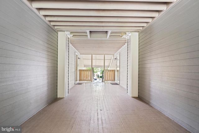 607 RAVENS CREST DR, Plainsboro, NJ 08536