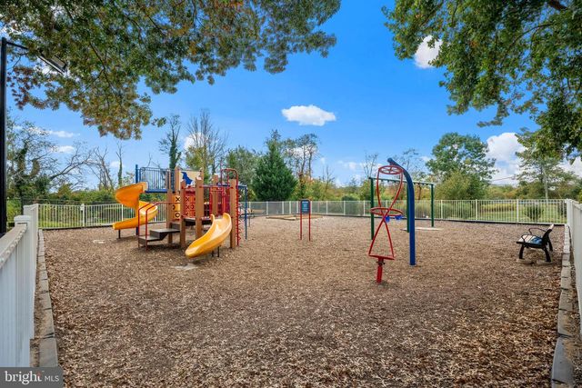 607 RAVENS CREST DR, Plainsboro, NJ 08536