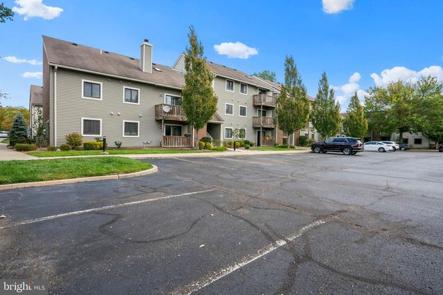 607 RAVENS CREST DR, Plainsboro, NJ 08536