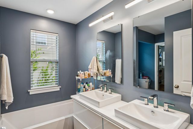 189 Chandler Crest Court, Greer, SC 29651
