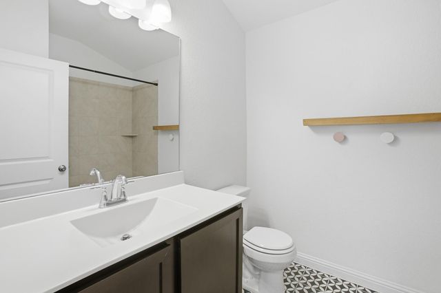 8215 McKamy DR, Austin, TX 78744