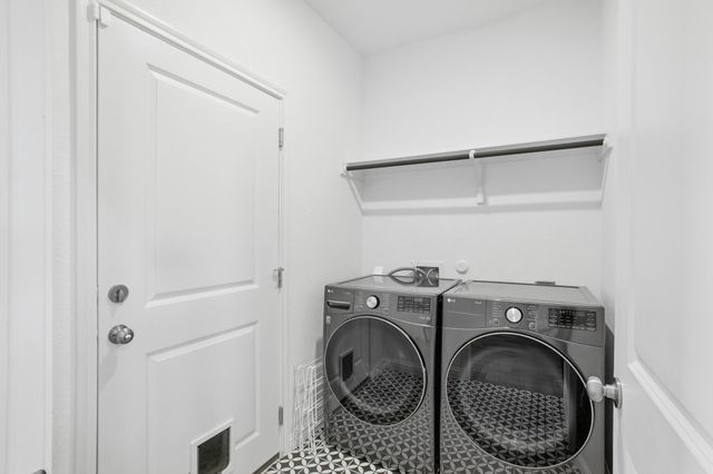 8215 McKamy DR, Austin, TX 78744