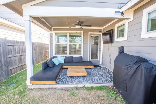 8215 McKamy DR, Austin, TX 78744