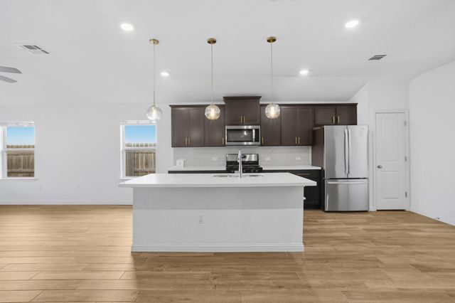 8215 McKamy DR, Austin, TX 78744