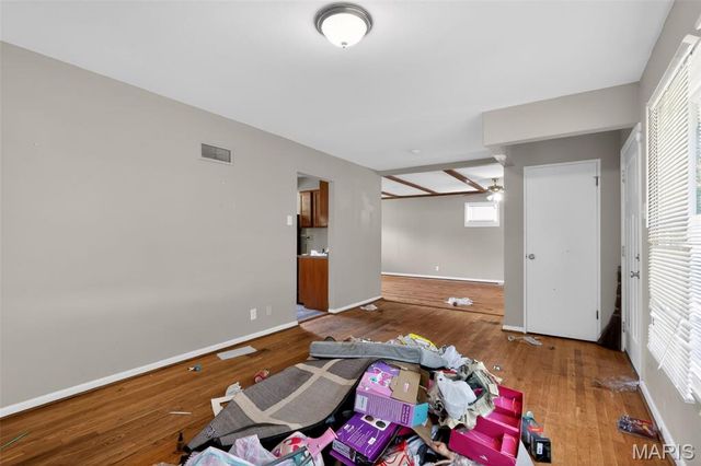 10120 Jett Drive, St Louis, MO 63136