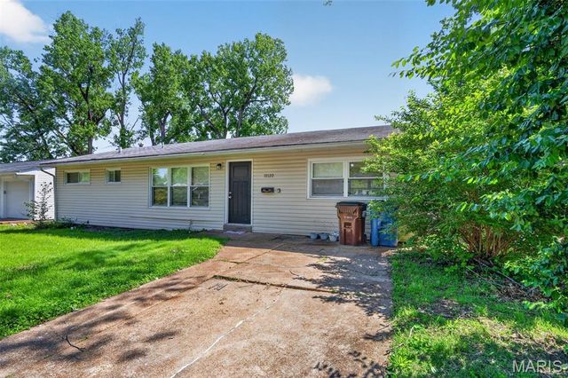 10120 Jett Drive, St Louis, MO 63136