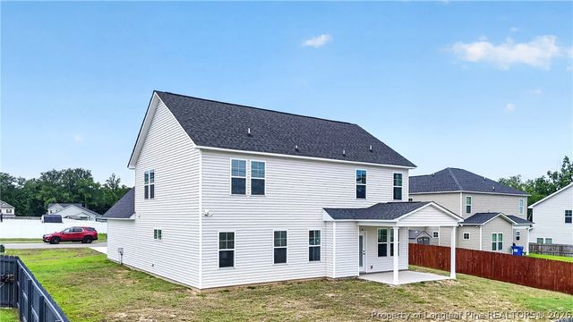 210 Leach Creek Drive, Raeford, NC 28376