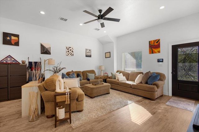 183 Tejas St, Carthage, TX 75633