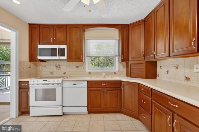 4501 LANTERN PL, Alexandria, VA 22306