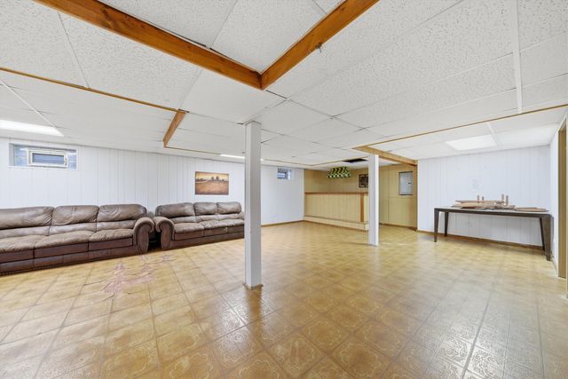 16861 Thackery Avenue, Oak Forest, IL 60452