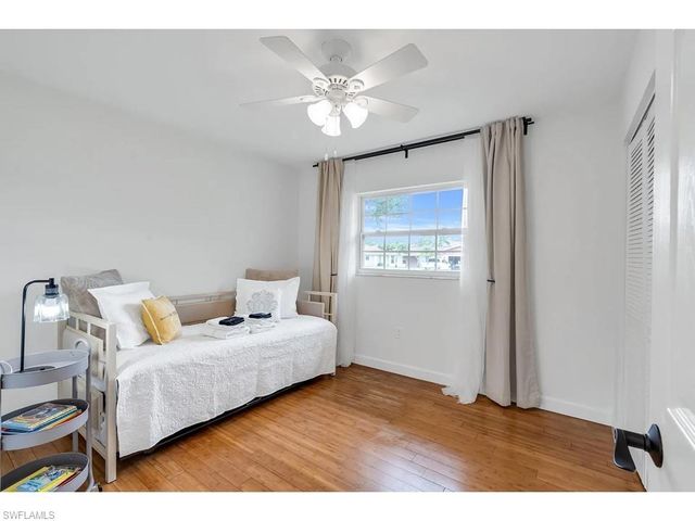 250 Willowick DR, Naples, FL 34110