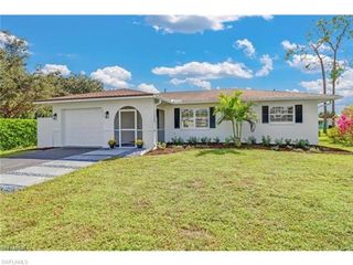 250 Willowick DR, Naples, FL 34110