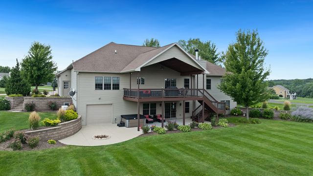 1815 White Pines Drive, Dixon, IL 61021