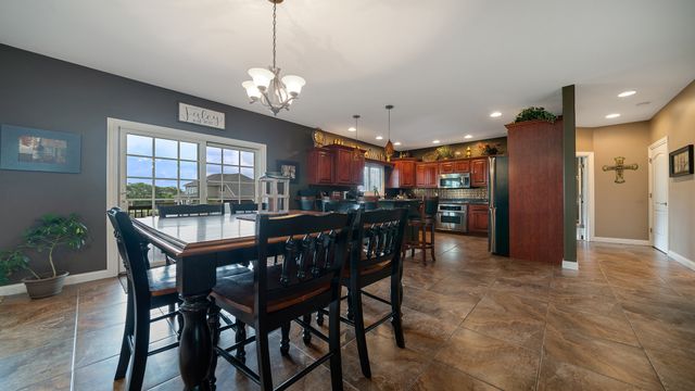 1815 White Pines Drive, Dixon, IL 61021