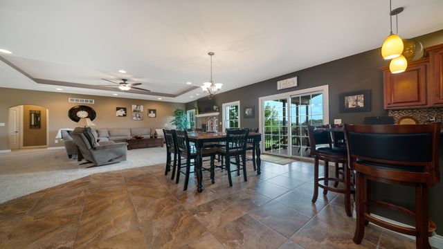 1815 White Pines Drive, Dixon, IL 61021