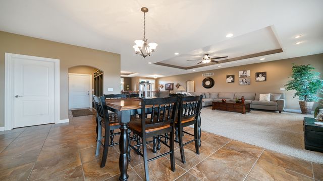 1815 White Pines Drive, Dixon, IL 61021