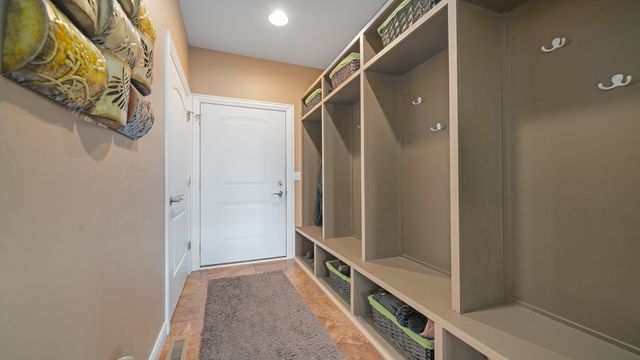 1815 White Pines Drive, Dixon, IL 61021