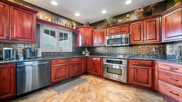 1815 White Pines Drive, Dixon, IL 61021