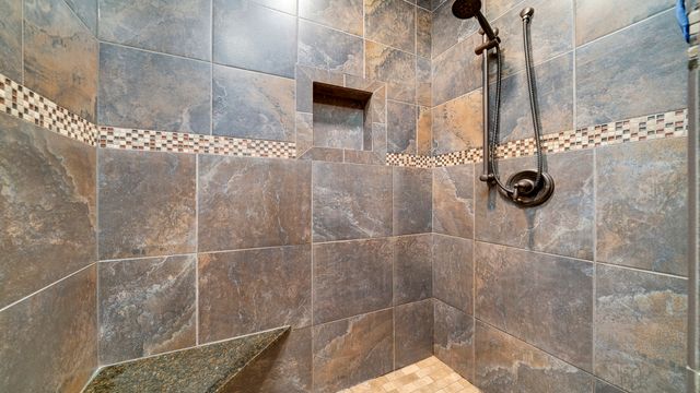 1815 White Pines Drive, Dixon, IL 61021