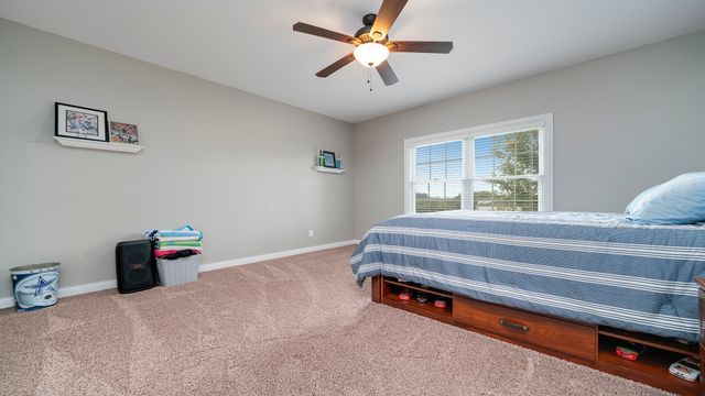 1815 White Pines Drive, Dixon, IL 61021