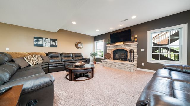 1815 White Pines Drive, Dixon, IL 61021