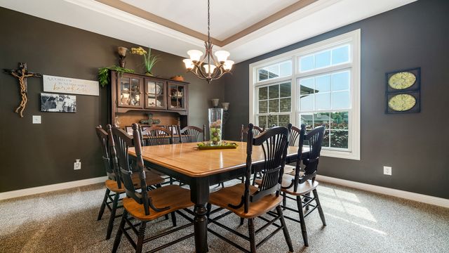 1815 White Pines Drive, Dixon, IL 61021