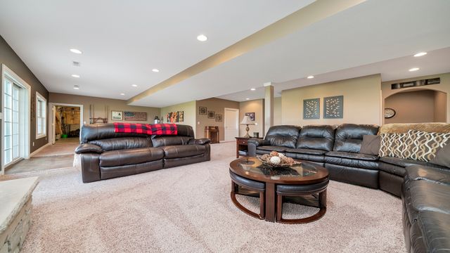 1815 White Pines Drive, Dixon, IL 61021