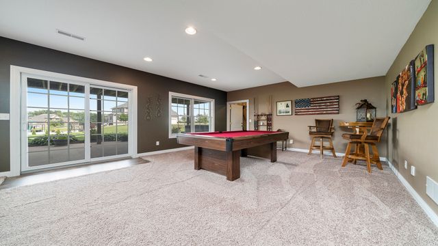 1815 White Pines Drive, Dixon, IL 61021