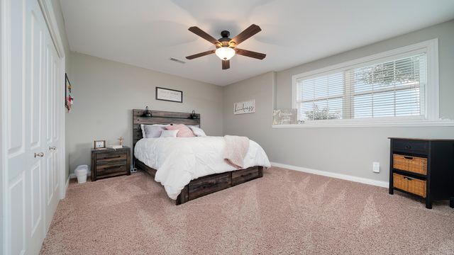 1815 White Pines Drive, Dixon, IL 61021