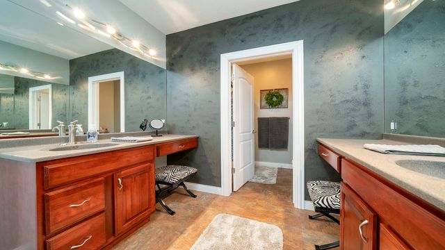 1815 White Pines Drive, Dixon, IL 61021