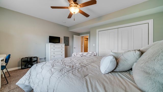 1815 White Pines Drive, Dixon, IL 61021