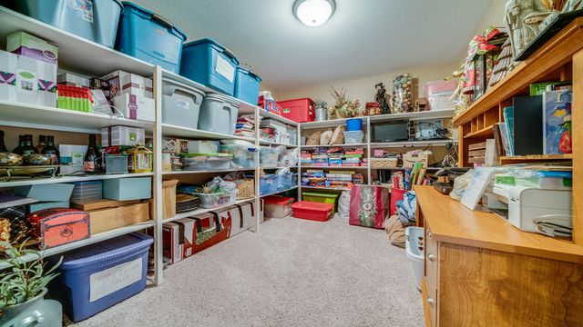 1815 White Pines Drive, Dixon, IL 61021