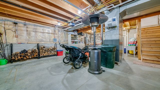 1815 White Pines Drive, Dixon, IL 61021