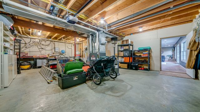 1815 White Pines Drive, Dixon, IL 61021