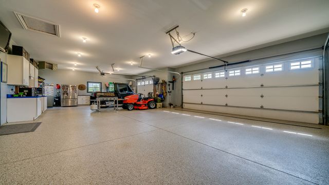 1815 White Pines Drive, Dixon, IL 61021