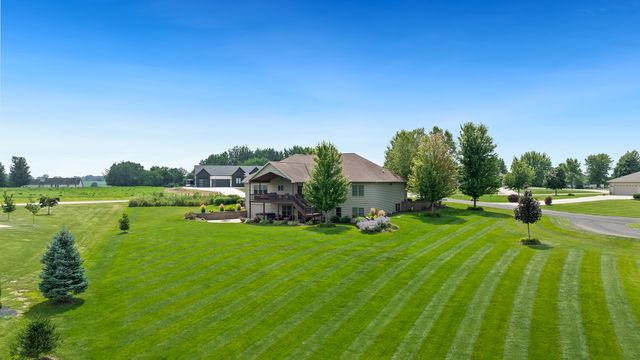 1815 White Pines Drive, Dixon, IL 61021