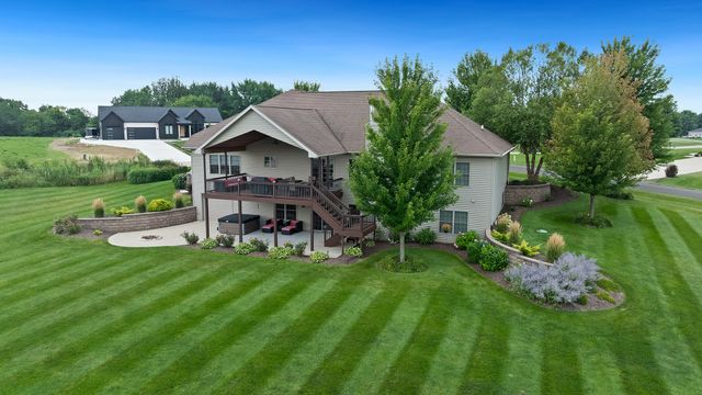 1815 White Pines Drive, Dixon, IL 61021