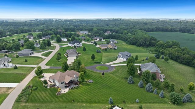 1815 White Pines Drive, Dixon, IL 61021