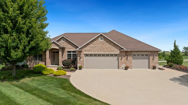 1815 White Pines Drive, Dixon, IL 61021