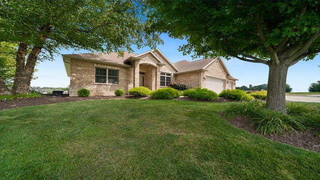 1815 White Pines Drive, Dixon, IL 61021