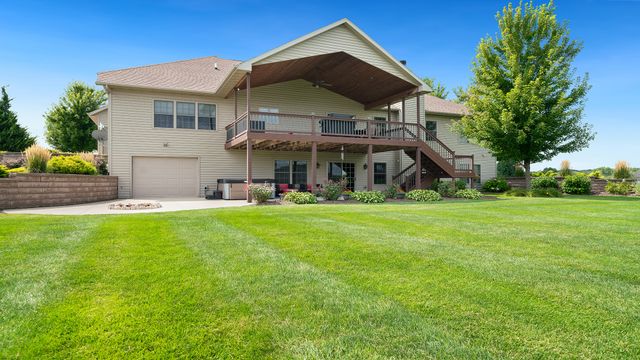 1815 White Pines Drive, Dixon, IL 61021